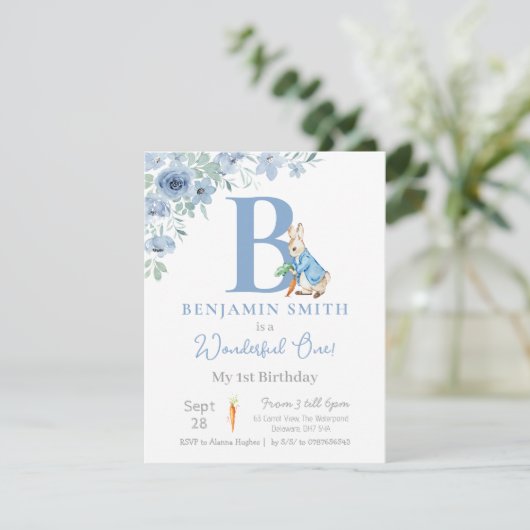 Jongens 1e Verjaardag Peter Konijn Uitnodiging (Staand voorkant)