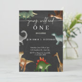 Jongen's 1e verjaardag uitnodiging schattig dinosa (Staand voorkant)