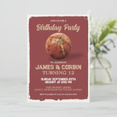 Jongens Basketbal Rode Thema Dubbele Verjaardagsfe Kaart (Staand voorkant)