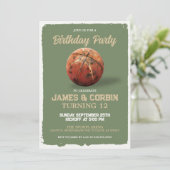  jongens basketbal twee persoon verjaardagsfeestje kaart (Staand voorkant)