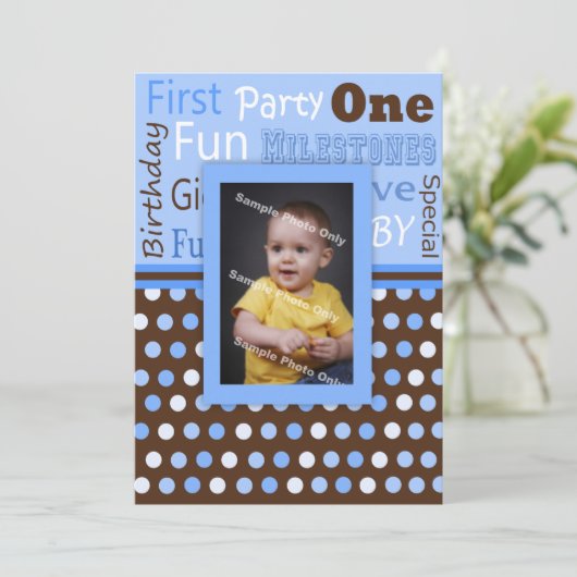 Jongen's Blue Polka Dots Baby's First Birthday Fot Kaart (Staand voorkant)