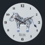 Jongen's Blue Waterverf Zebra Safari Nursery Name Grote Klok<br><div class="desc">Deze coole en schattige kinderklok van de baby is voorzien van een blauwe griezelige zebra van de waterverf,  en zou een perfecte aanvulling zijn op je kinderkamer of kamer. Bekijk de rest van ons collectie voor andere schattige blauwhelmen.</div>
