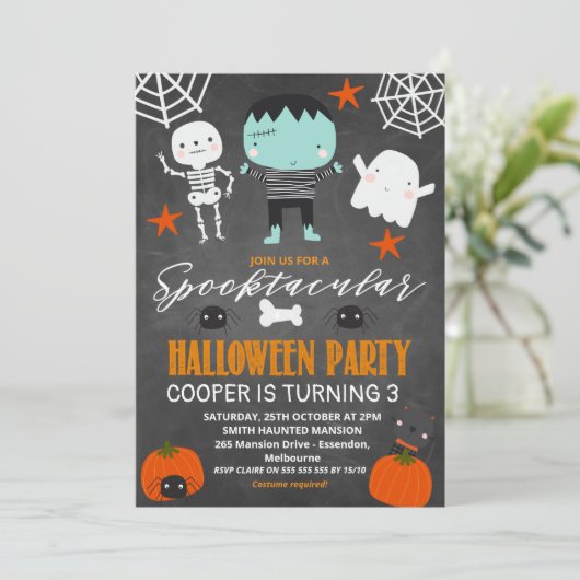 Jongens Chalkboard Halloween Party Verjaardag Kaart (Staand voorkant)