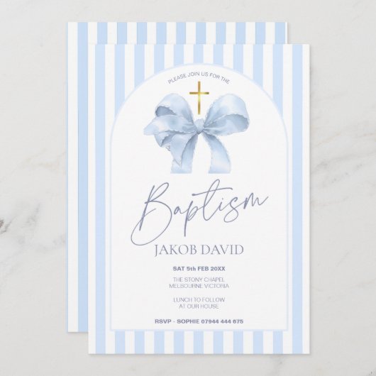 Jongens Doop Uitnodiging, Modern Blue Bow & Stripe Kaart (Voorkant / Achterkant)