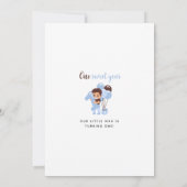 Jongens eerste verjaardagsuitnodiging met grote nu kaart (Achterkant)