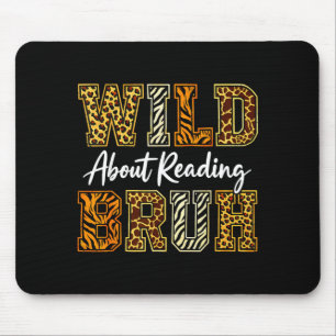 Jongens grappig wild dier over lezen bruh boek muismat