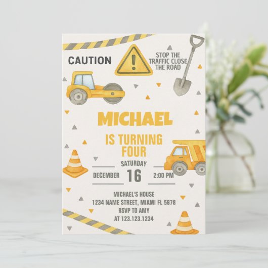 Jongens in aanbouw Verjaardag uitnodiging (Staand voorkant)