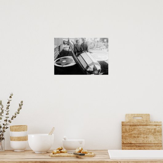 Jongens in een zeeslak poster (Keuken)