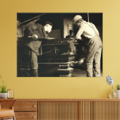 Jongens Jostle voor Rank aan de pooltafel - mei 19 Canvas Afdruk (Insitu (Woonkamer))