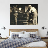 Jongens Jostle voor Rank aan de pooltafel - mei 19 Canvas Afdruk (Insitu (Slaapkamer))