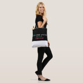 Jongens komen en gaan, maar boeken zijn altijd. tote bag (Op model)