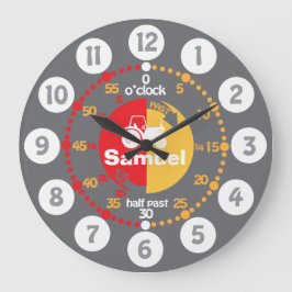 Jongens leren tijd grijze rode tractor klok te ver