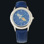 Jongens Leuke Blauwe Raketschip Ruimte en Naam Kin Horloge<br><div class="desc">Dit schattige kinder horloge heeft een mooi en kleurrijk handgetekend raketschip in de ruimte. Dit unieke blauwe ontwerp heeft ook een plek voor u om uw jongensnaam toe te voegen. Met goed leesbare nummers is dit ontwerp perfect voor het eerste horloge van je peuter of kind!</div>
