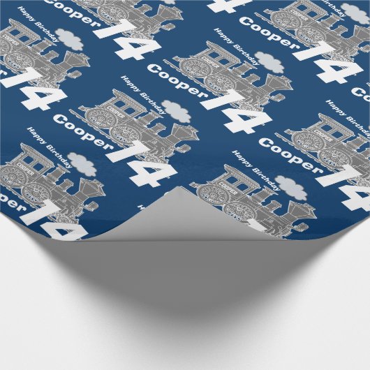 Jongens naam 14e verjaardag trein loco blauw grijs cadeaupapier (Hoek)