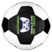 Jongens niveau 100 dagen van de school voltooid voetbal (Gedraaid)