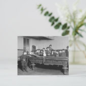 Jongens schieten pool, 1909 briefkaart (Staand voorkant)