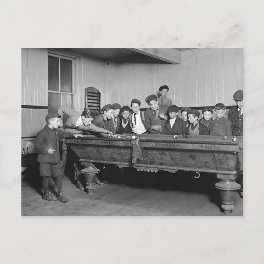Jongens schieten pool, 1909 briefkaart (Voorkant)