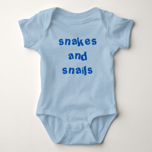 Jongens slangen en slakken in blauw romper