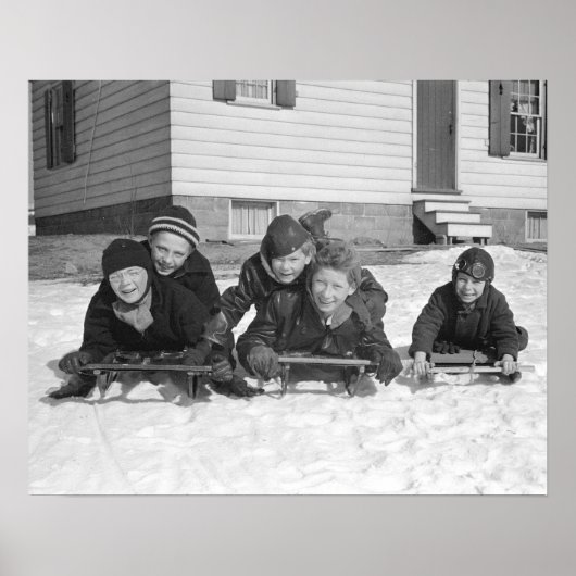 Jongens sleeën, 1936. Oude foto Poster (Voorkant)
