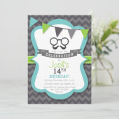 Jongens snor verjaardagsfeestje uitnodiging (Staand voorkant)