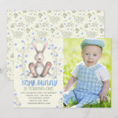 Jongens Some Bunny Foto Eerste Verjaardagsfeestje Kaart (Voorkant / Achterkant)