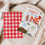 Jongens spoelen in plezier officieel een 1e verjaa kaart<br><div class="desc">Jongens Reel In Fun Ofishally One 1st Birthday Invitation Schattigee jongensvissen thema verjaardagsuitnodiging met een groot rood woord,  hengel,  vis,  bootlokken en meer. De foto van je kleine jongetjes verschijnt in het ronde lijst dat de o in één vervangt.</div>