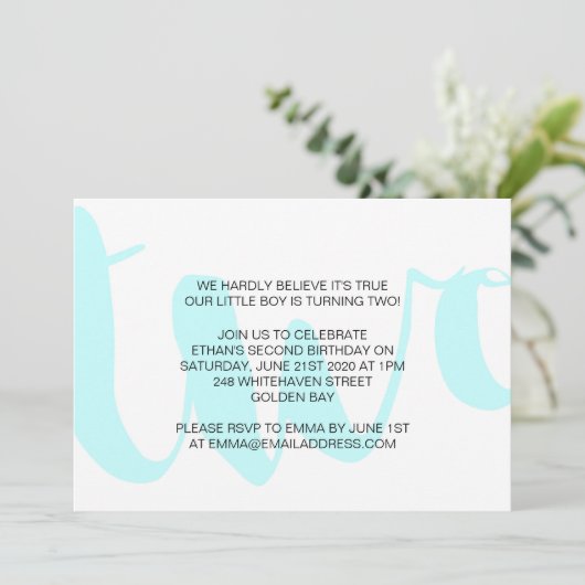 Jongens tweede verjaardag uitnodiging (Staand voorkant)