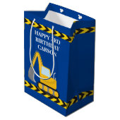 Jongens Verjaardag Blauw Bouw Voertuig Custom Medium Cadeauzakje (Achterkant Gekanteld)