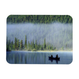 Jongens vissen op Waterfowl Lake, Banff National Magneet
