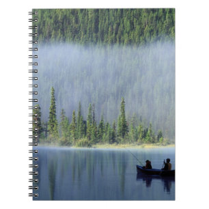 Jongens vissen op Waterfowl Lake, Banff National Notitieboek