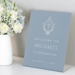 Jongensbevestiging Dusty Blue Elegant Cross in Cre Reclamebord Met Voetstuk