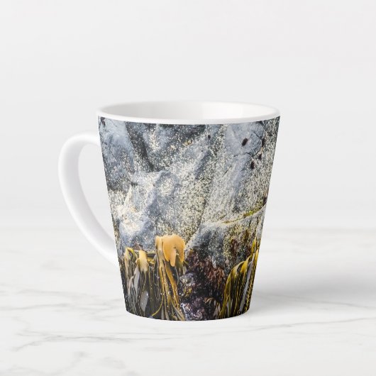 Jongeren pit op de rots latte mok (Linkerhoek)