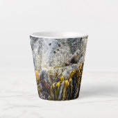 Jongeren pit op de rots latte mok (Voorkant)