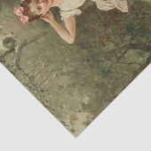 Jongerenmeisje dat aan de voet van een boom zit tissuepapier (Detail)