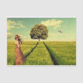 Jongerenmeisje in een veld tissuepapier