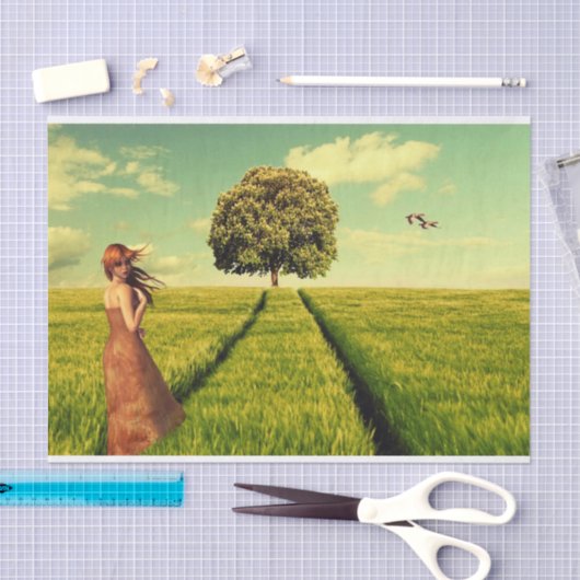 Jongerenmeisje in een veld tissuepapier (Craft)