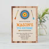 Jongerenuitnodiging voor boogschieten kaart (Staand voorkant)