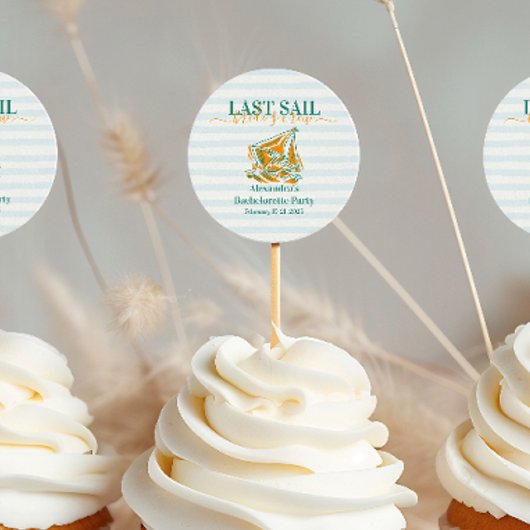 Jongste zeiltocht voor de sluier vrijgezellenfeest ronde sticker