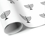 Joodse menorah zwart-wit patroon Hanukkah Cadeaupapier<br><div class="desc">Joodse menora zwart-wit patroon. Dit inpakpapier is geweldig voor Chanoeka, Chanoeka, bar mitswa, bat mitswa, Shabbat en joodse Feestdagen.</div>