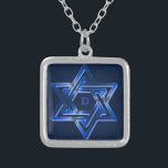 Joodse ster van David Shines Zilver Vergulden Ketting<br><div class="desc">Pas het met het initiaal/de naam van de ontvanger aan of schrap als u eerder het zonder tekst zou hebben. Oorspronkelijk ontwerp van riverme* ©2012.</div>