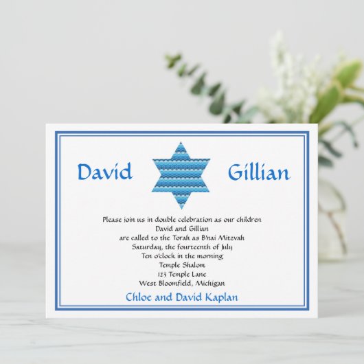 Joodse ster van David Twins Bar Mitzvah Uitnodigin Kaart (Staand voorkant)