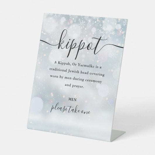 Joodse Winter Weddenschap Kippot Script Yarmulke Reclamebord Met Voetstuk (Voorkant)