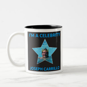 Joseph Carrillo - Ik ben een beroemdheid Tweekleurige Koffiemok
