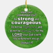 Joshua 1:9 Wees sterk en moedig - Bijbelversie Keramisch Ornament (Achterkant)