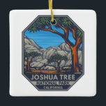 Joshua Tree National Park Retro Emblem Keramisch Ornament<br><div class="desc">Vectorillustraties van Joshua Tree. Het park wordt genoemd voor de verdraaide,  gekruiste Joshua-bomen in de regio,  het park loopt dwars door de Colorado-cactus-woestijn en de Mojave woestijn.</div>