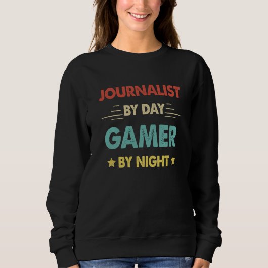 Journalist By Day Gamer By Night  1 Trui (Voorkant)