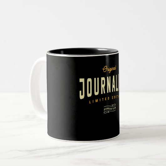 Journalist Funny Job Title Professional Tweekleurige Koffiemok (Voorkant links)