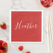 Jouw aangepaste witte script op rood servet (Insitu)