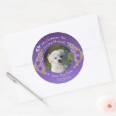 Jouw huisdierfoto, bewaar de datum, paarse mauve b ronde sticker (Envelop)