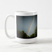 Jouw Initialen op "Rainbow over Evergreen" Koffiemok (Links)